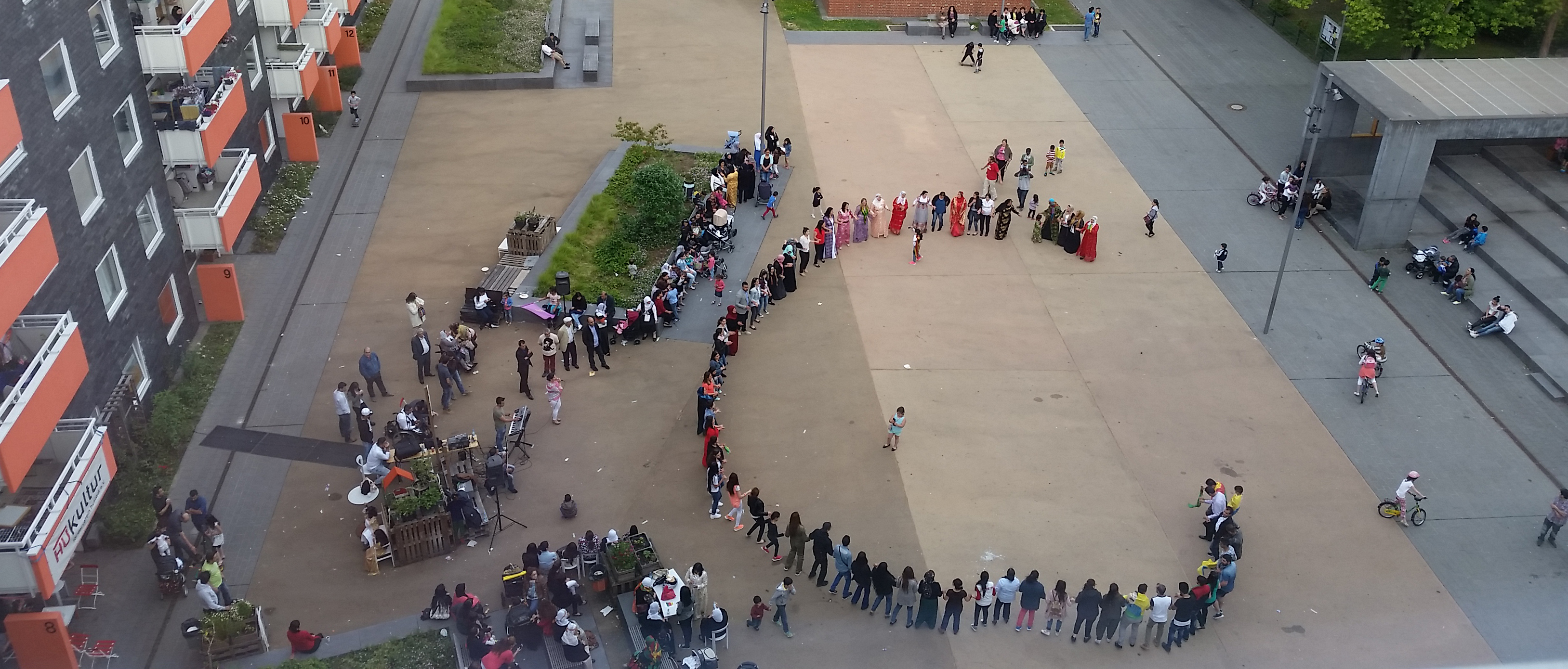 Tolle Stimmung! – Kurden feierten ihre Kultur mit Nachbarn aus der Hustadt